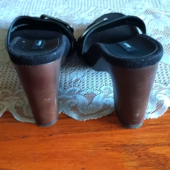 Shoes - Picture 5 of 6